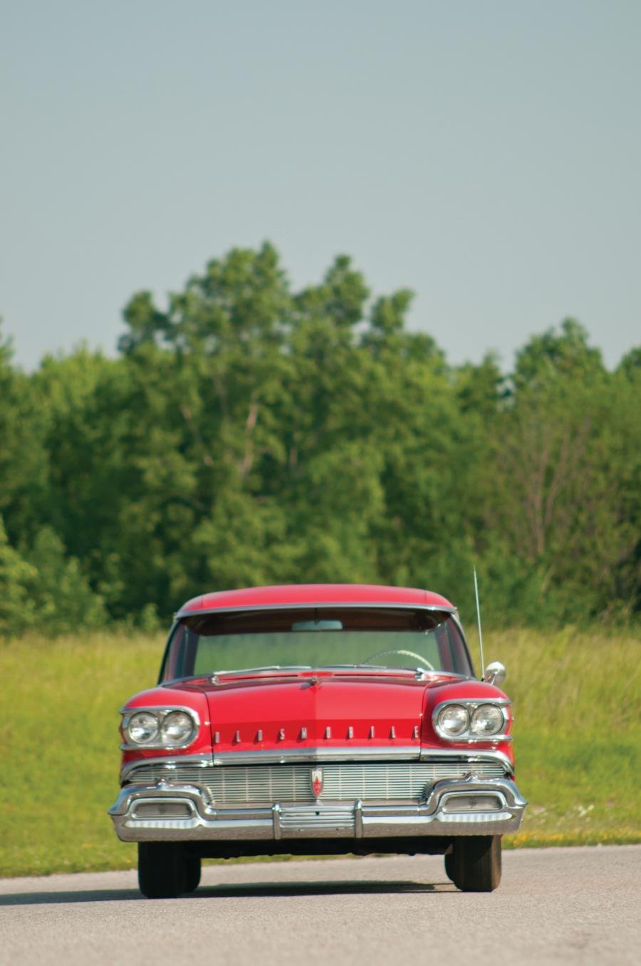  Oldsmobile Dynamic 88 Fiesta Holiday Station Wagon 1958 года  (фото 14 из 20)